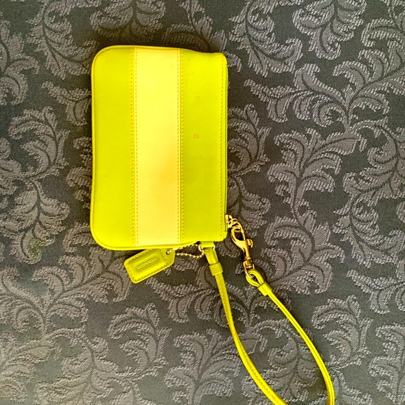 Coach wristlet - Picture 3 of 3